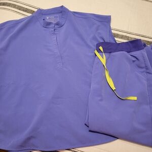 Figs Blueberry Scrub Set with Yellow Accents